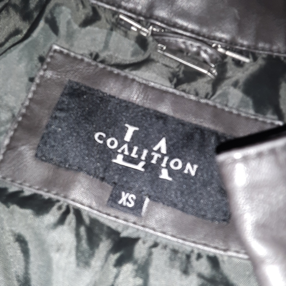 Leather jacket - Picture 3 of 3